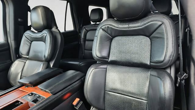 Used 2021 Lincoln Navigator Reserve AWD/4WD image 10