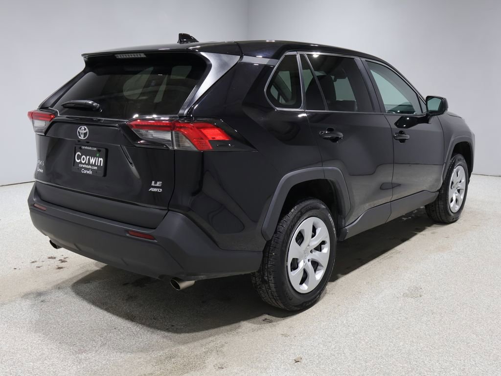 Used 2024 Toyota RAV4 LE image 2
