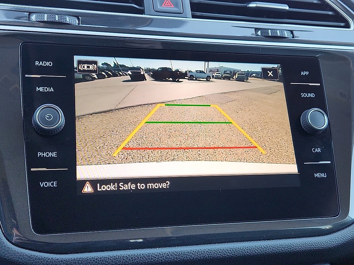 Used 2024 Volkswagen Tiguan SE image 8