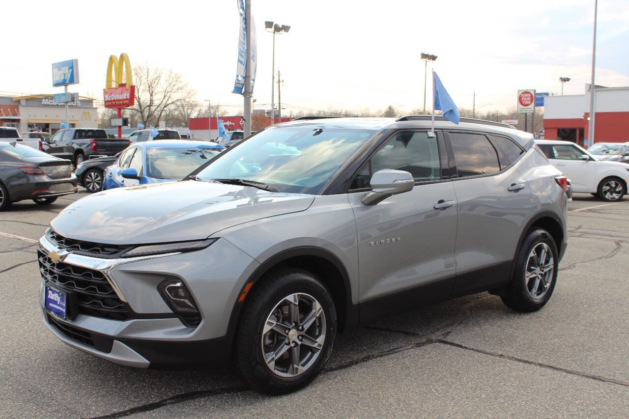 Used 2023 Chevrolet Blazer LT image 9