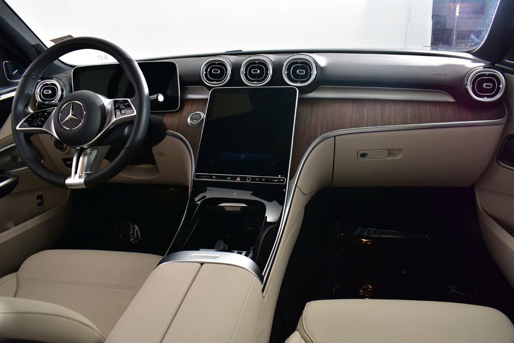Used 2025 Mercedes-Benz C 300 4MATIC Sedan image 19