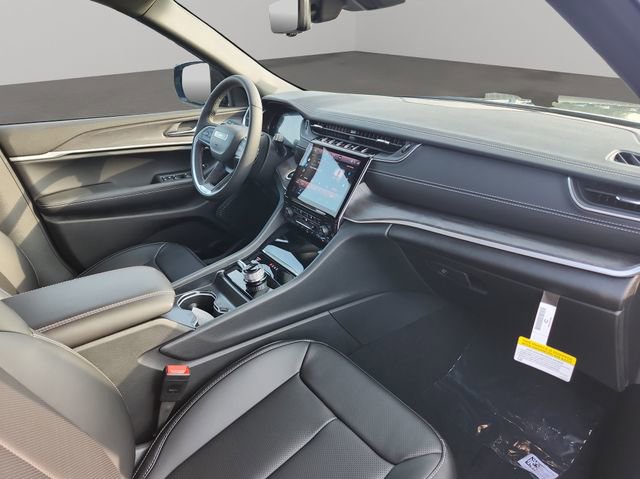 New 2025 Jeep Grand Cherokee L Limited w/ Luxury Tech Group II image 38