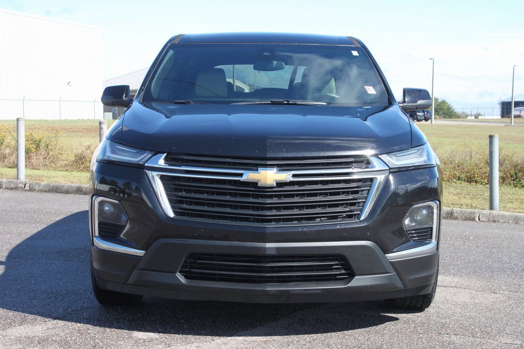 Used 2023 Chevrolet Traverse LS image 3