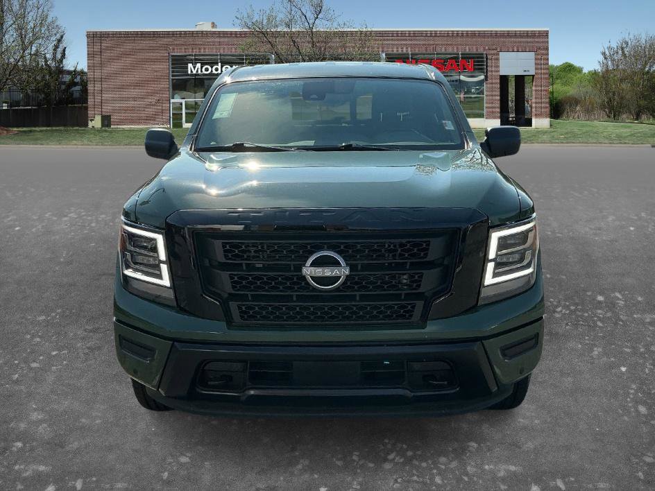 Used 2024 Nissan Titan SV w/ SV Bronze Edition Package image 6