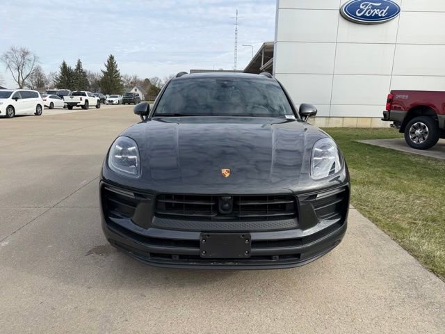 Used 2024 Porsche Macan Turbo image 2