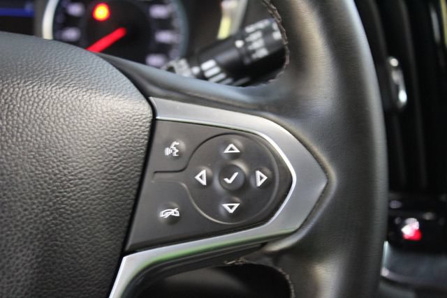 Used 2023 Chevrolet Traverse LT FWD image 17