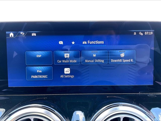 Certified 2024 Mercedes-Benz GLB 250 4MATIC image 24