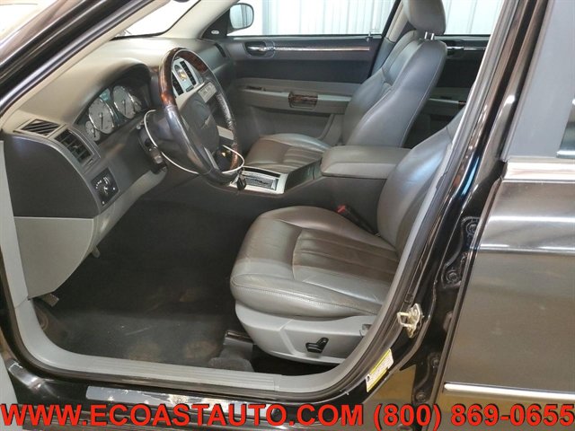 Used 2005 Chrysler 300 C image 8