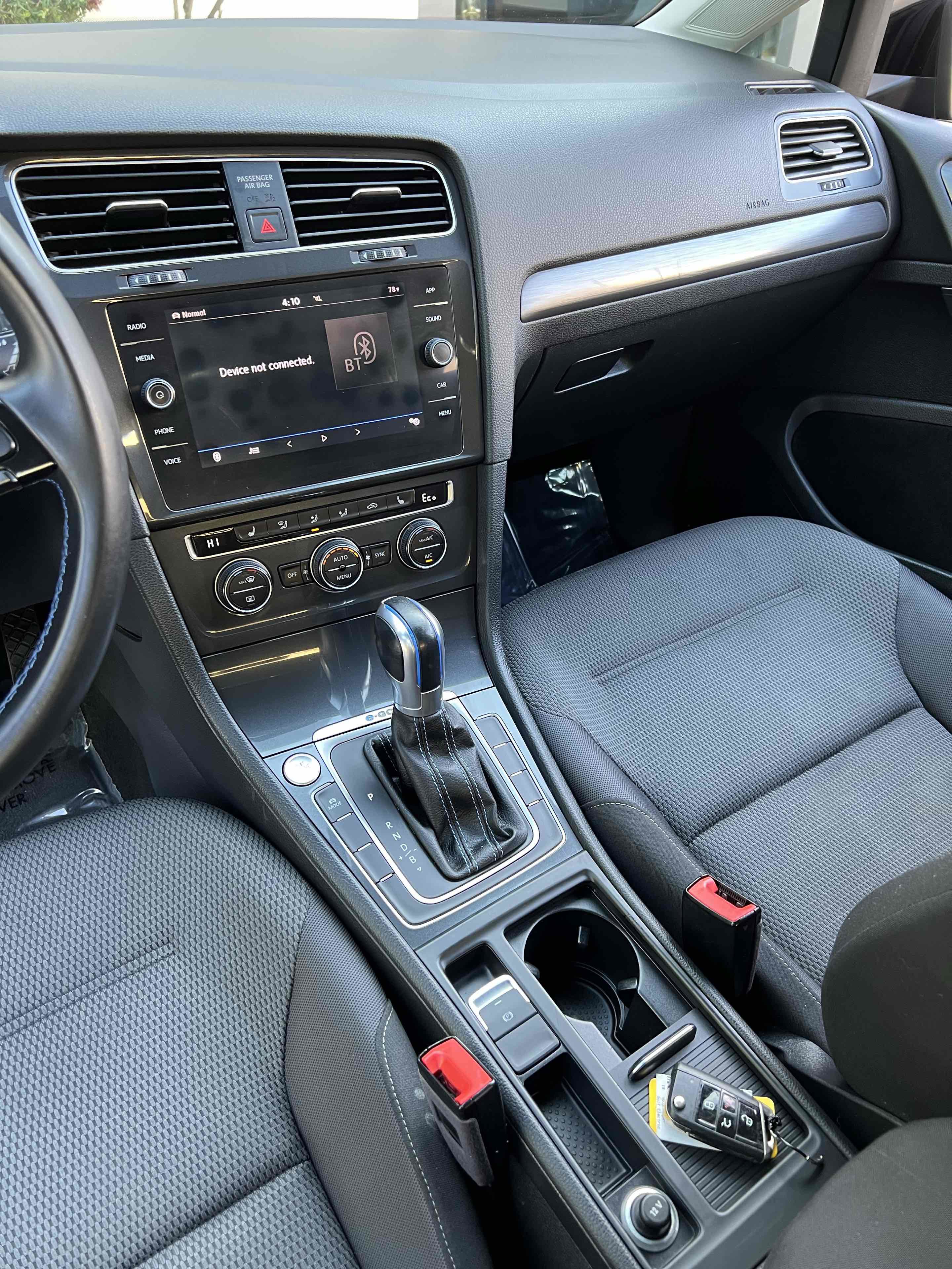 Used 2019 Volkswagen e-Golf SE w/ Driver Assistance Package FWD image 38