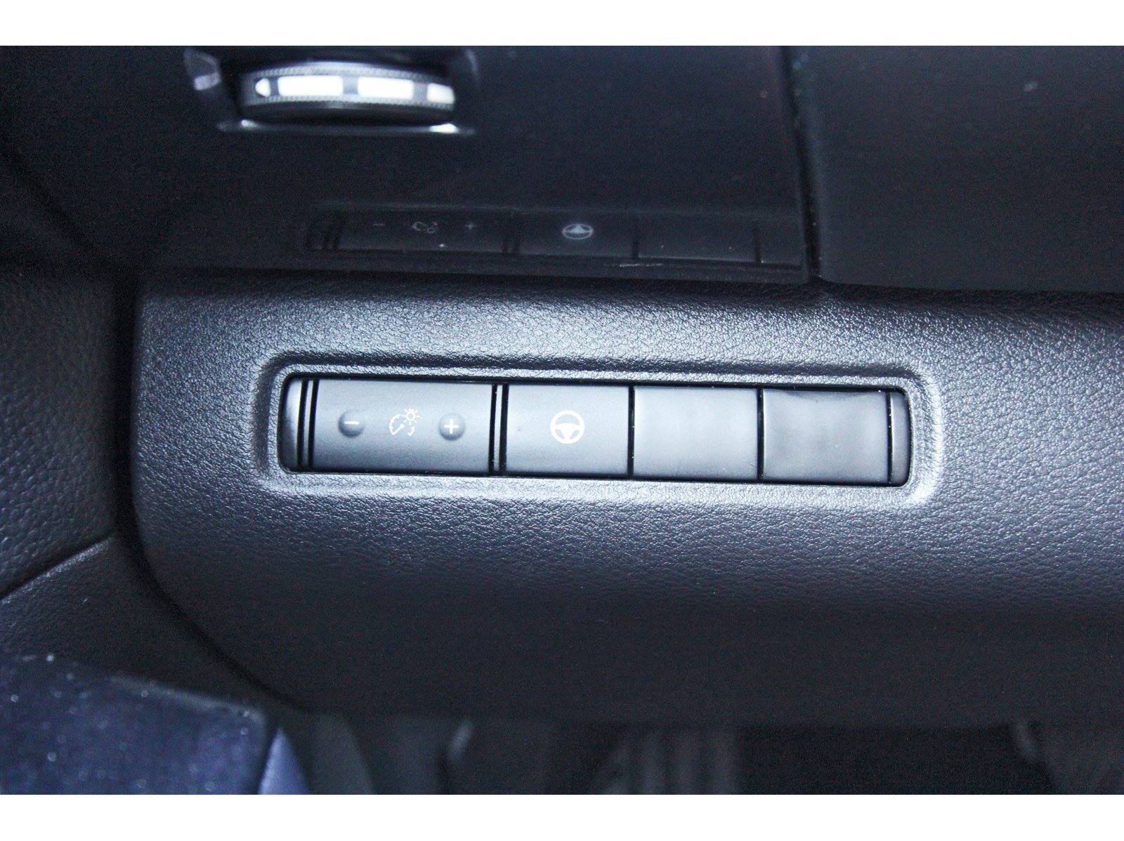 Used 2022 Nissan Pathfinder SV FWD image 22