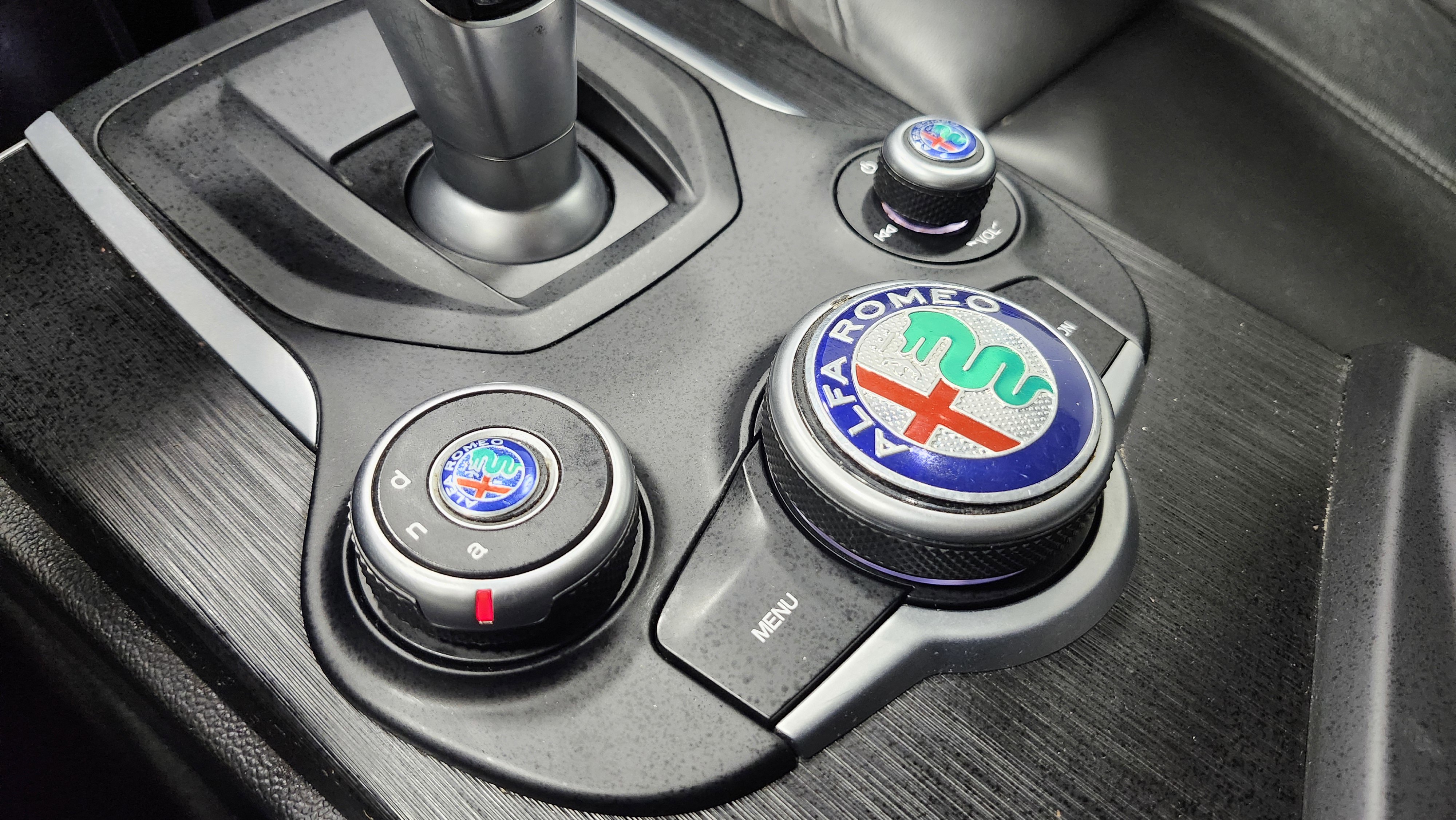 Used 2018 Alfa Romeo Stelvio AWD image 12