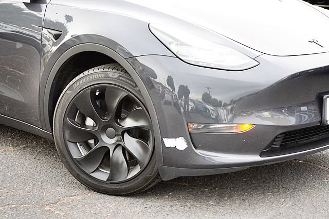 Used 2024 Tesla Model Y Long Range AWD/4WD image 4