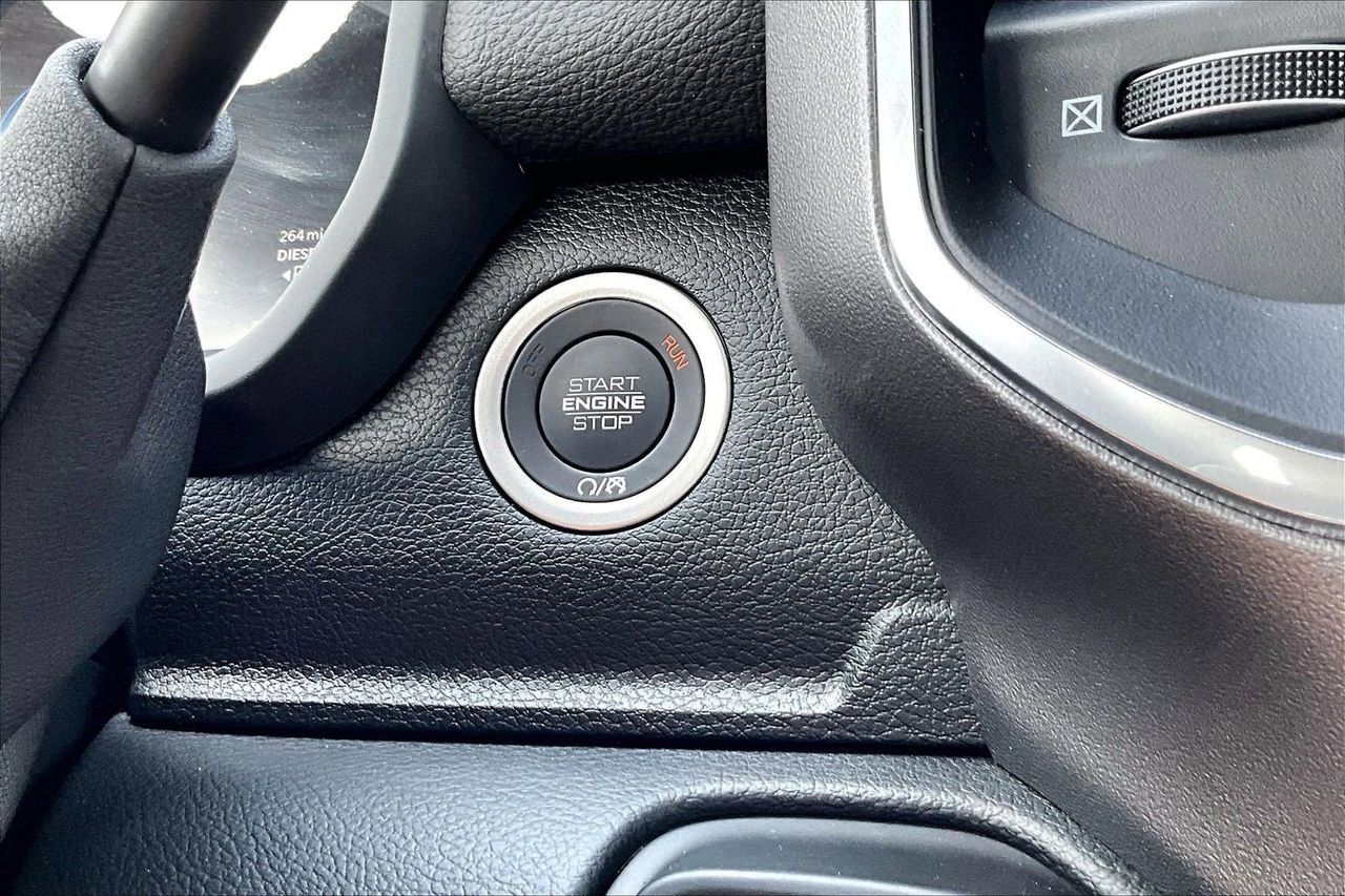 New 2026 RAM 2500 Laramie AWD/4WD image 19