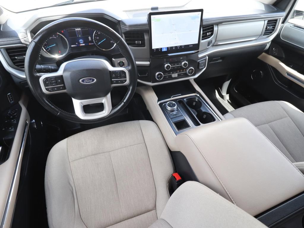 Certified 2022 Ford Expedition XLT RWD image 6