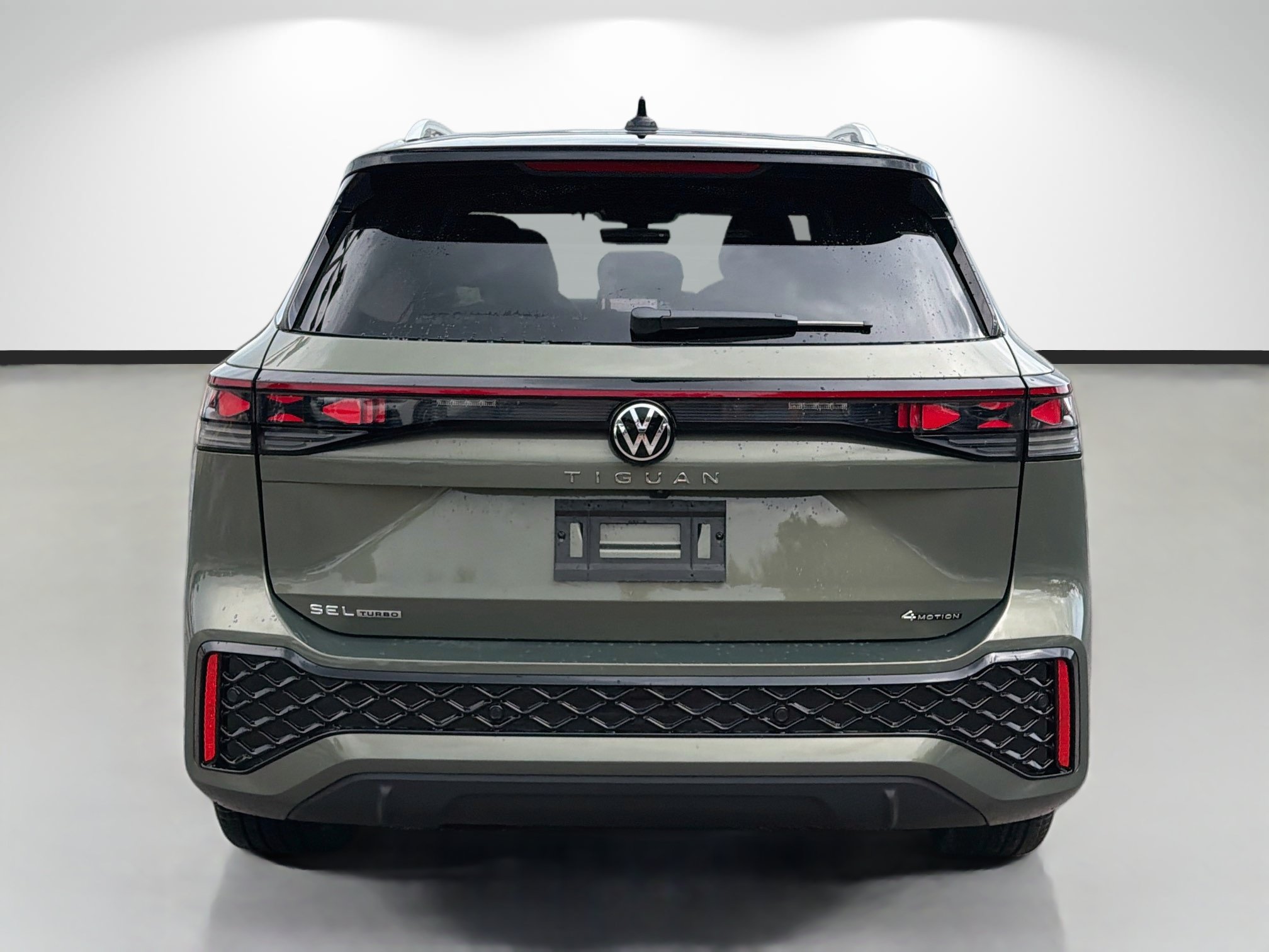 New 2026 Volkswagen Tiguan SEL R-Line AWD/4WD image 4