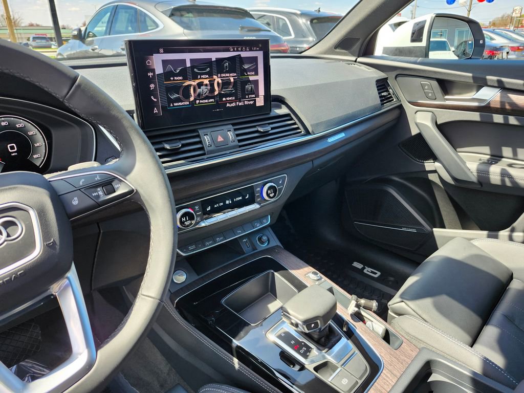 Certified 2025 Audi Q5 2.0T Premium Plus w/ Premium Plus Package AWD/4WD image 10