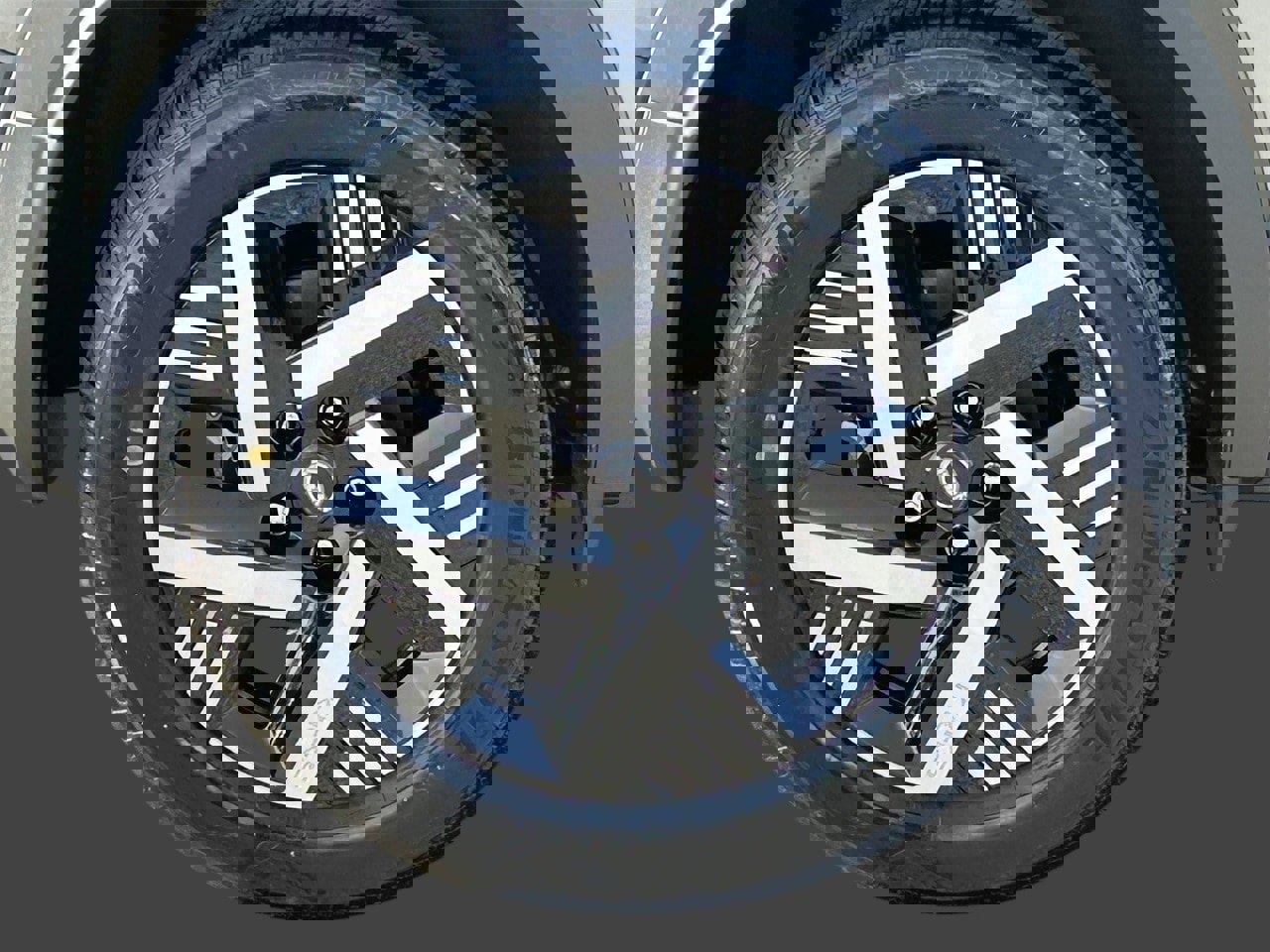 New 2026 Nissan Kicks SV image 8