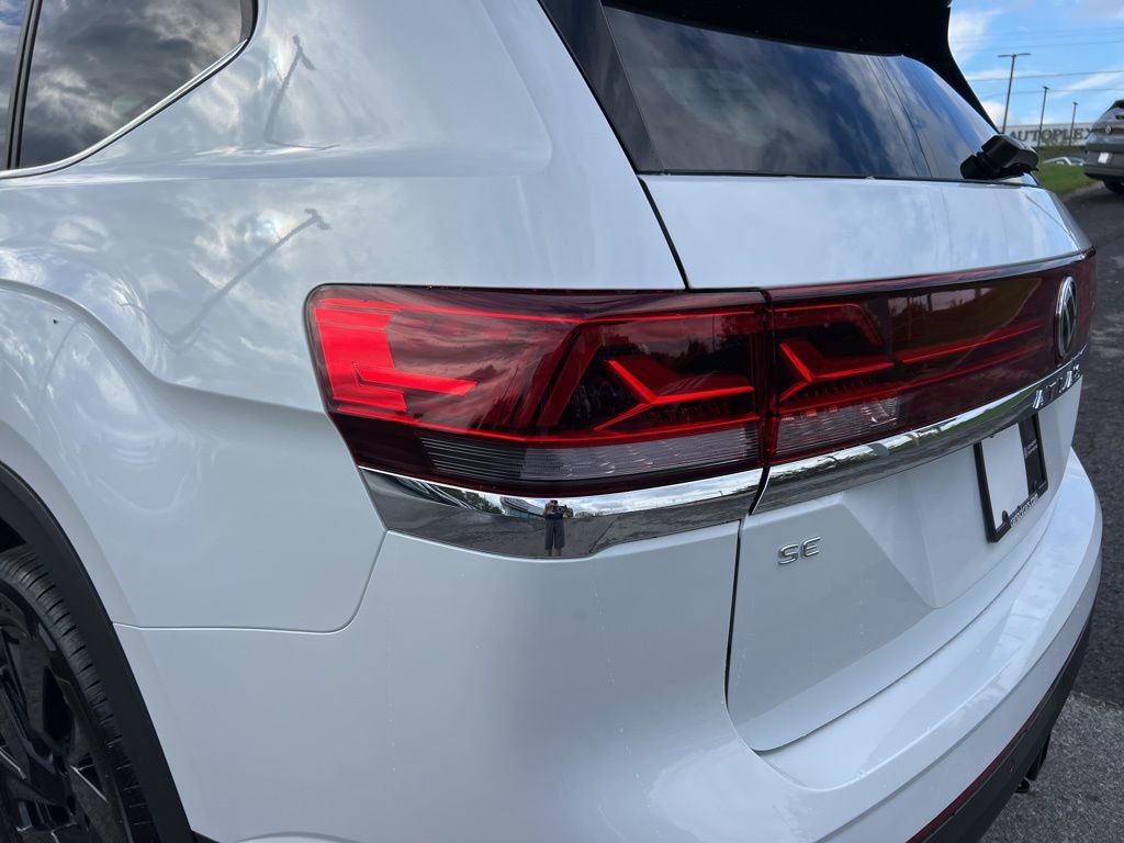 New 2026 Volkswagen Atlas SE image 12