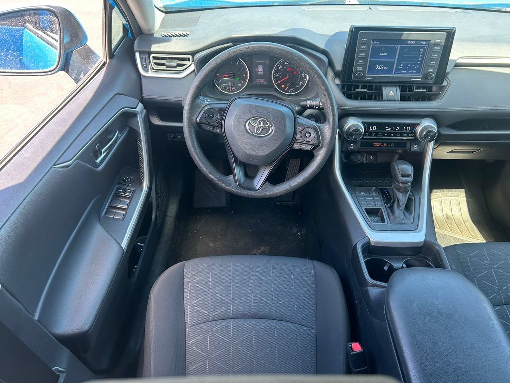 Used 2021 Toyota RAV4 XLE AWD/4WD image 28