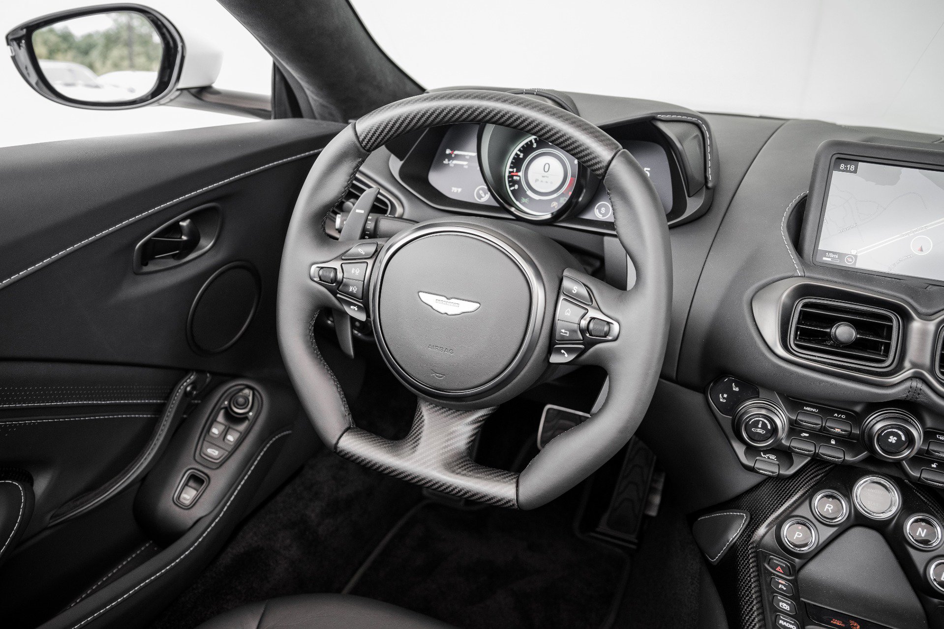 Used 2023 Aston Martin V8 Vantage Roadster image 21
