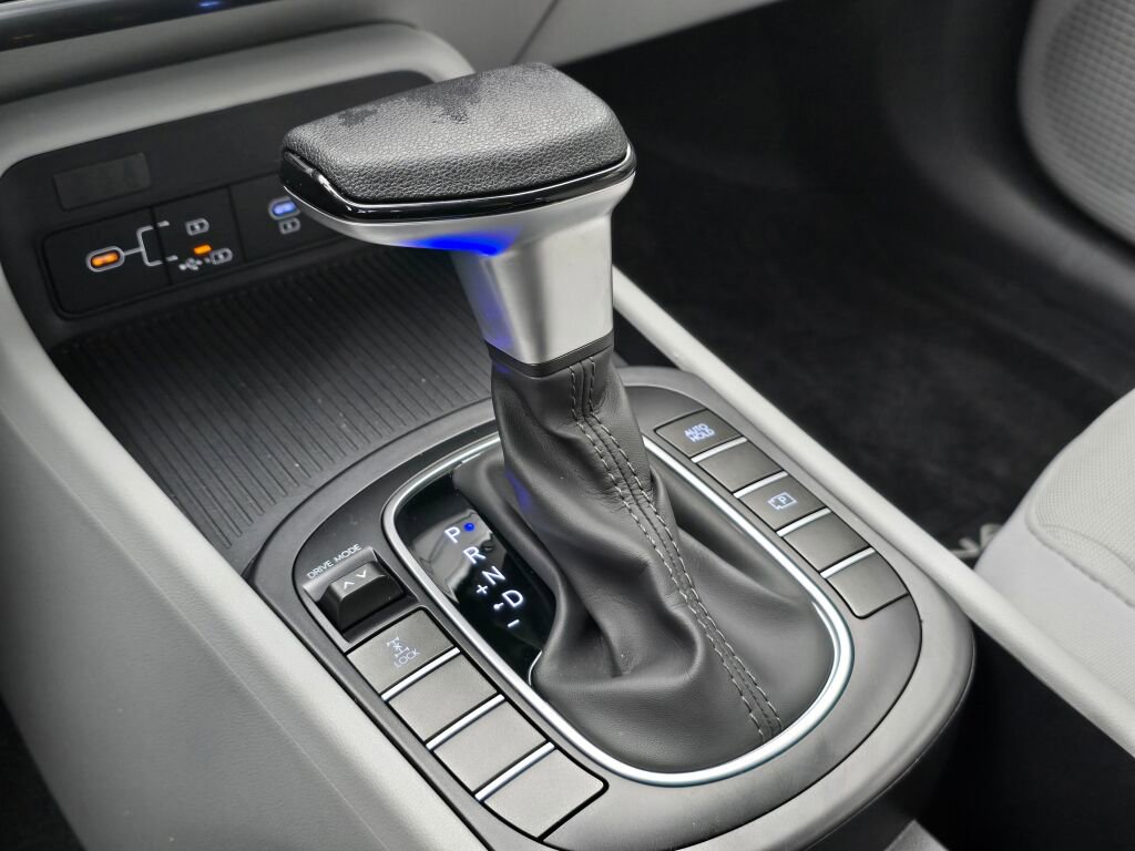 Used 2024 Hyundai Kona SE image 29