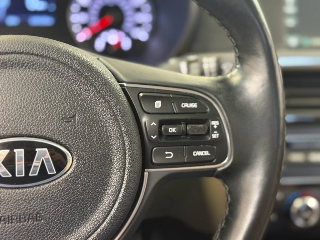 Used 2017 Kia Optima EX w/ Premium Package image 10