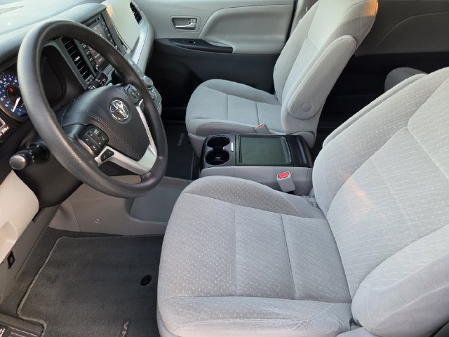 Used 2020 Toyota Sienna LE FWD image 11