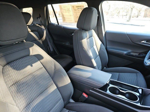 Used 2025 Chevrolet Equinox LT image 12