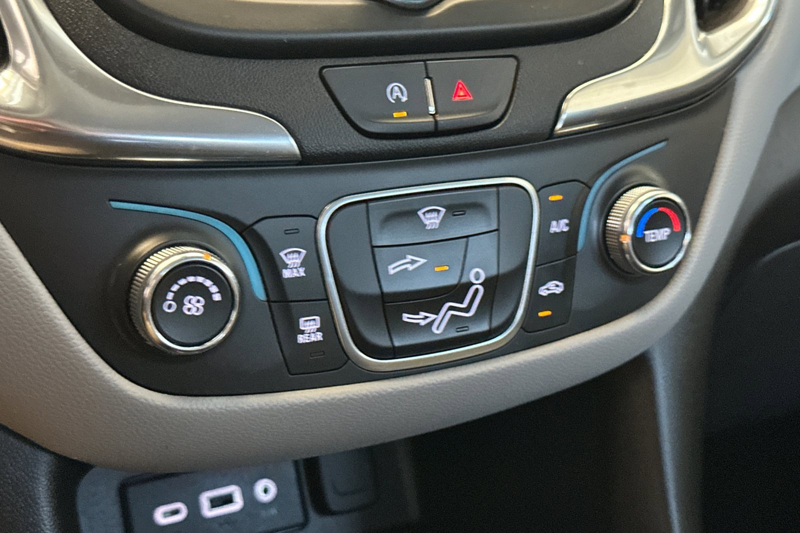 Used 2023 Chevrolet Equinox LT image 21