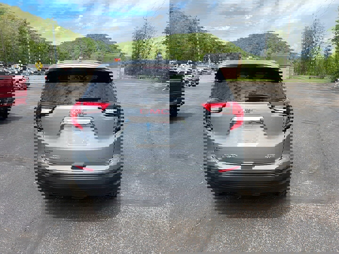 Used 2023 GMC Terrain SLE image 6