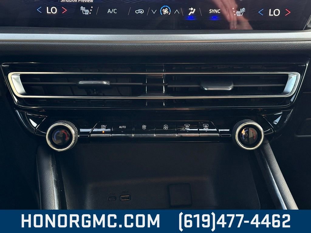 Used 2024 Chevrolet Traverse LT image 31