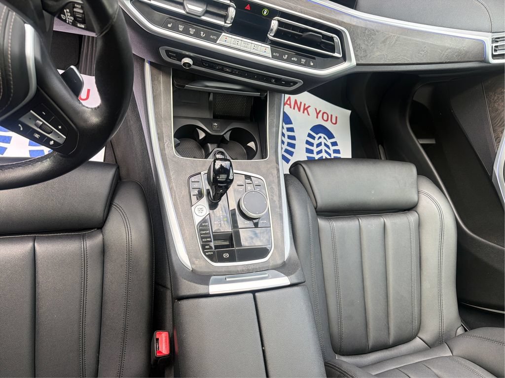 Used 2022 BMW X5 xDrive40i w/ Parking Assistance Package AWD/4WD image 17
