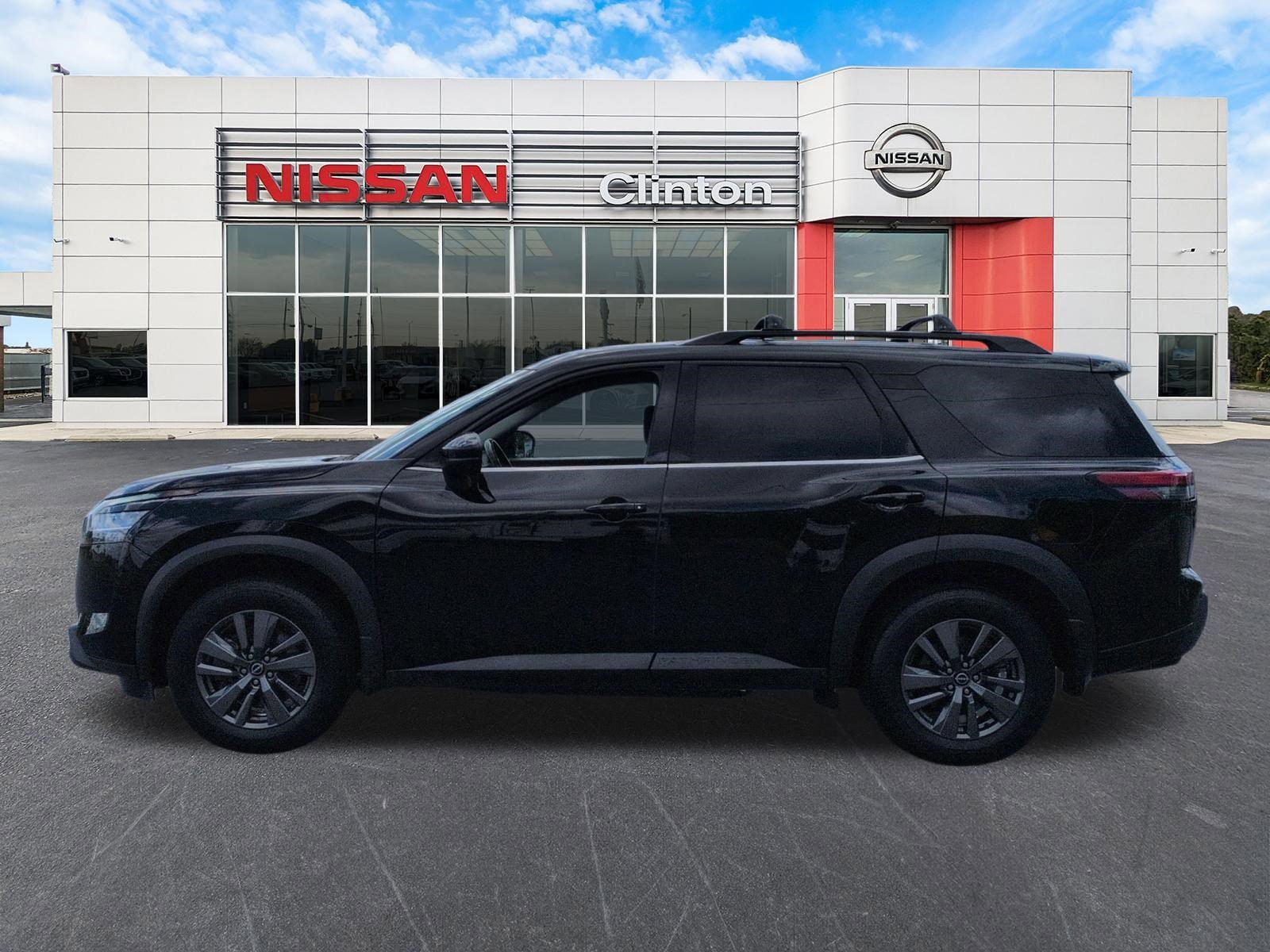 Used 2022 Nissan Pathfinder SV FWD image 6