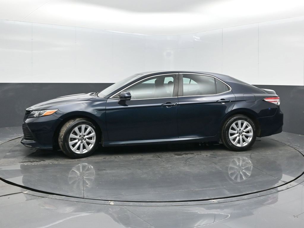 Used 2018 Toyota Camry LE image 4