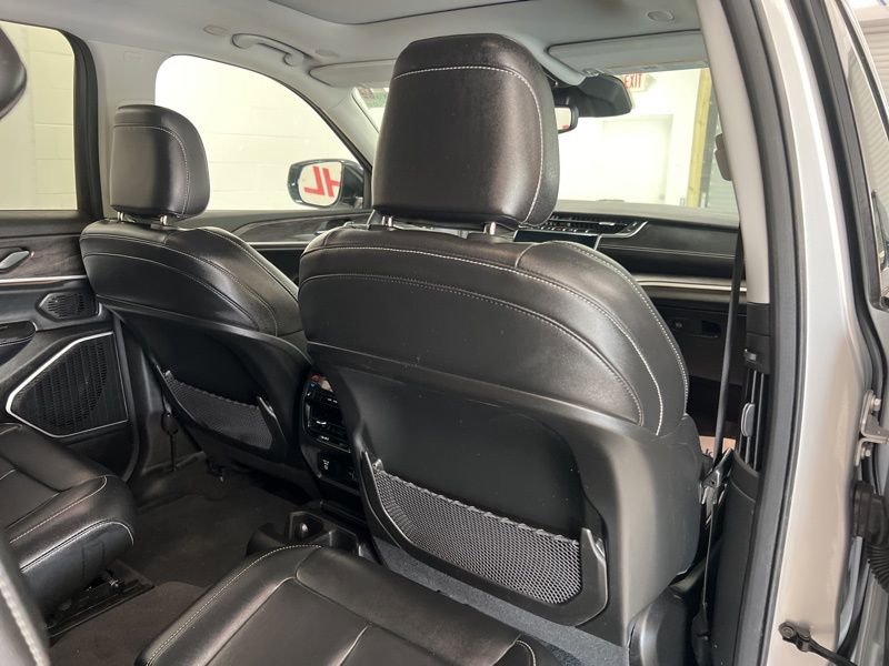 Used 2021 Jeep Grand Cherokee L Limited AWD/4WD image 12