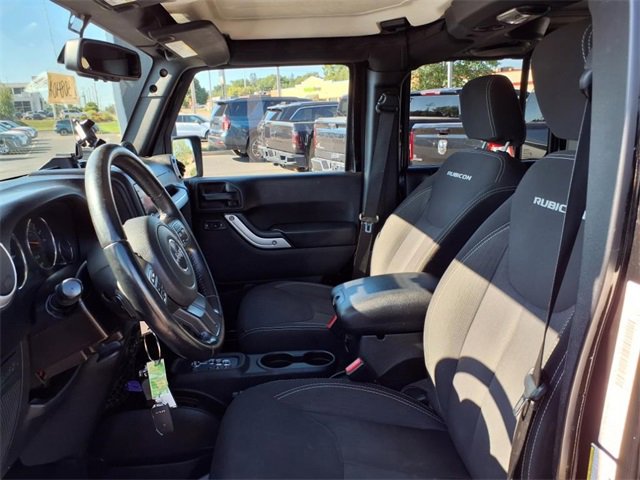 Used 2014 Jeep Wrangler Unlimited Rubicon w/ Connectivity Group image 18