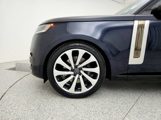 Certified 2025 Land Rover Range Rover SV AWD/4WD image 31