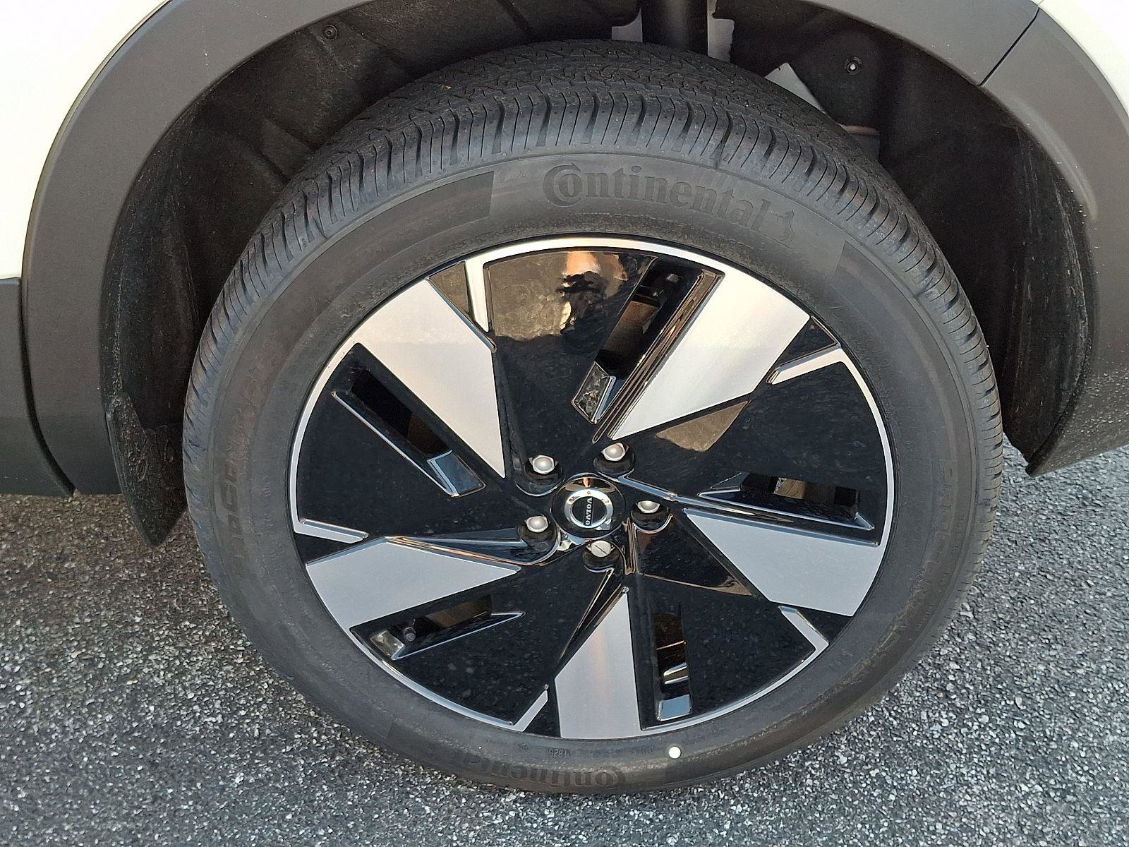 New 2026 Volvo EX40 Plus w/ Climate Package AWD/4WD image 5