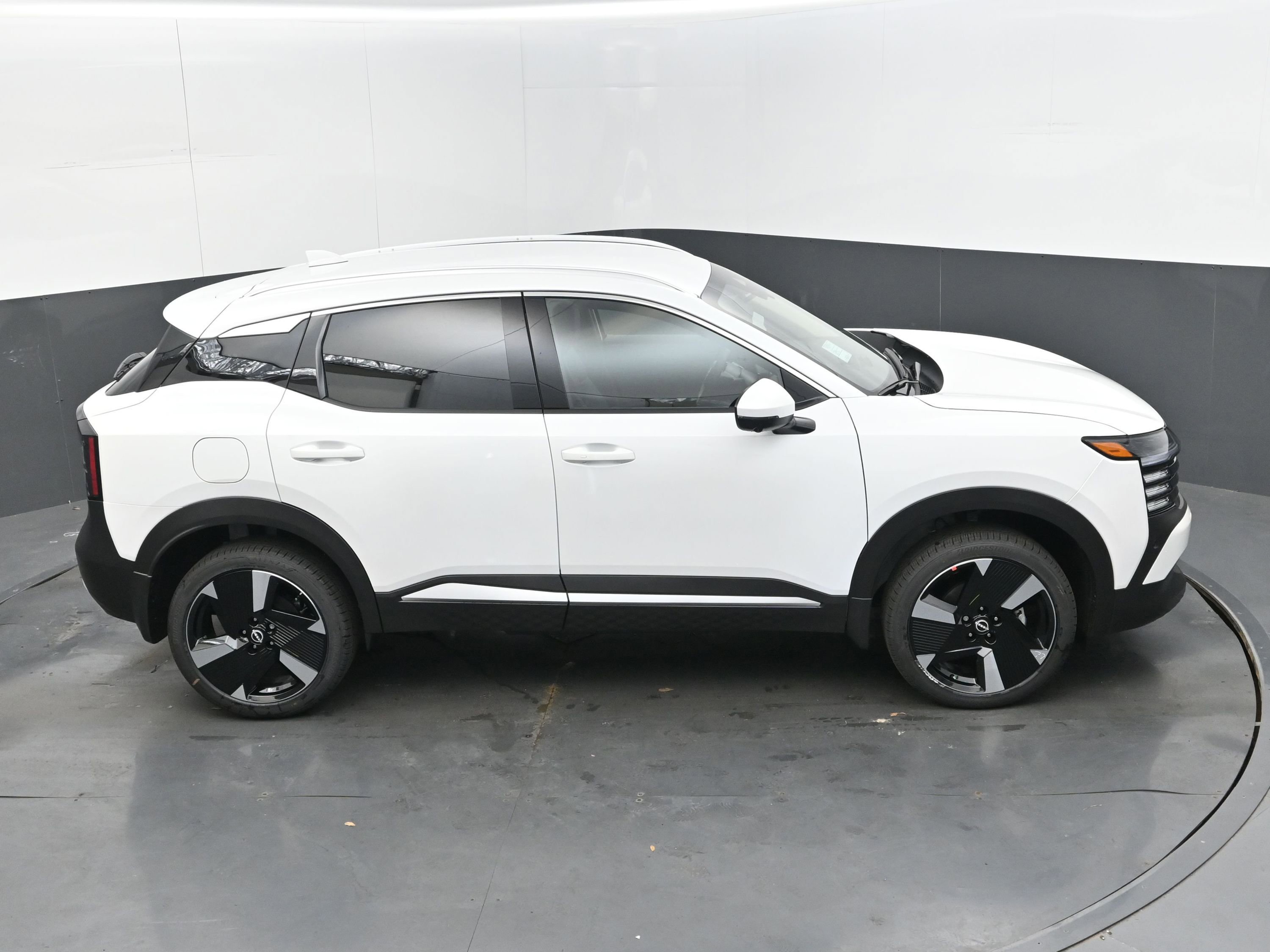 New 2025 Nissan Kicks SR image 37