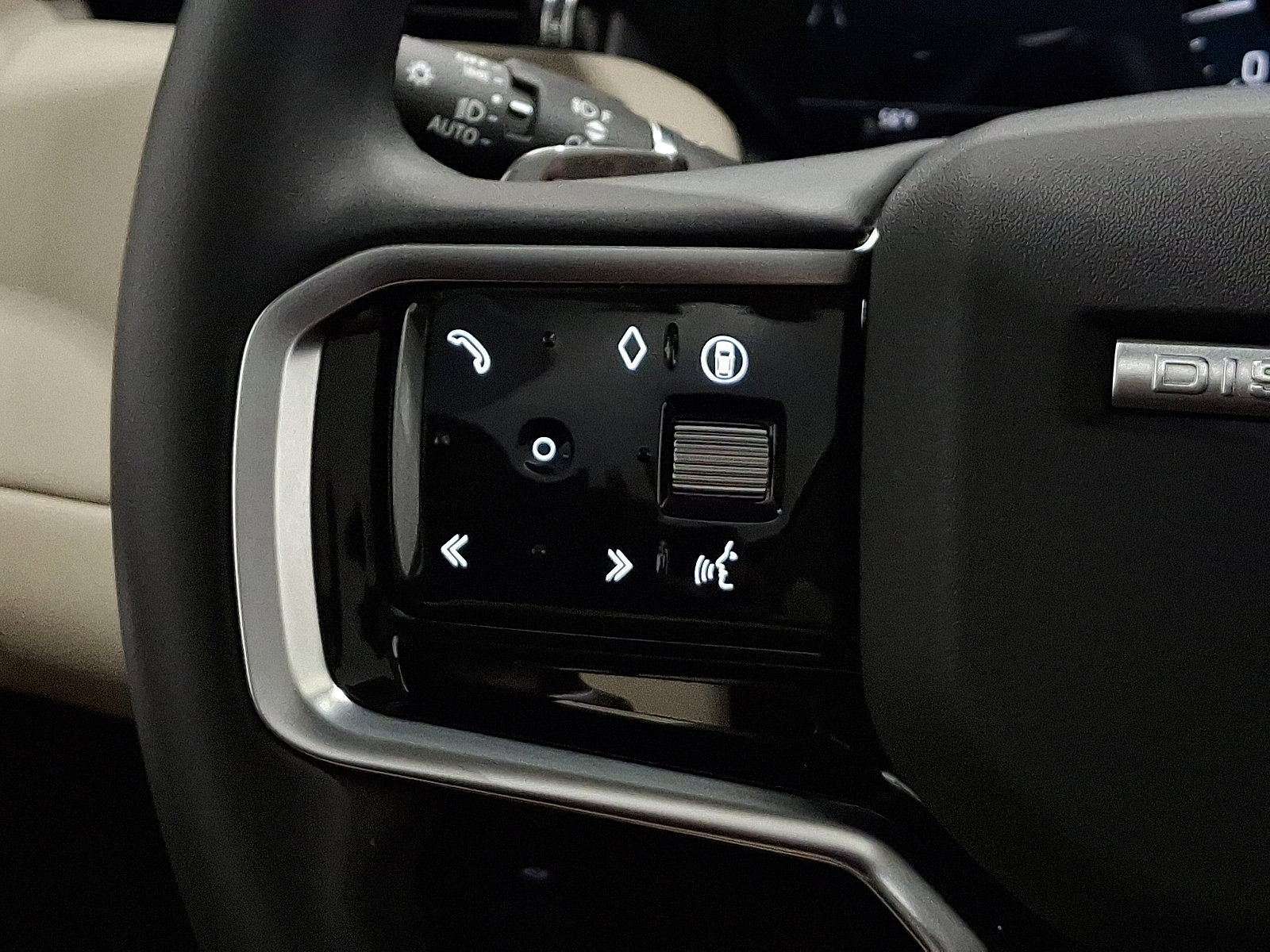 Certified 2025 Land Rover Discovery Sport S image 21