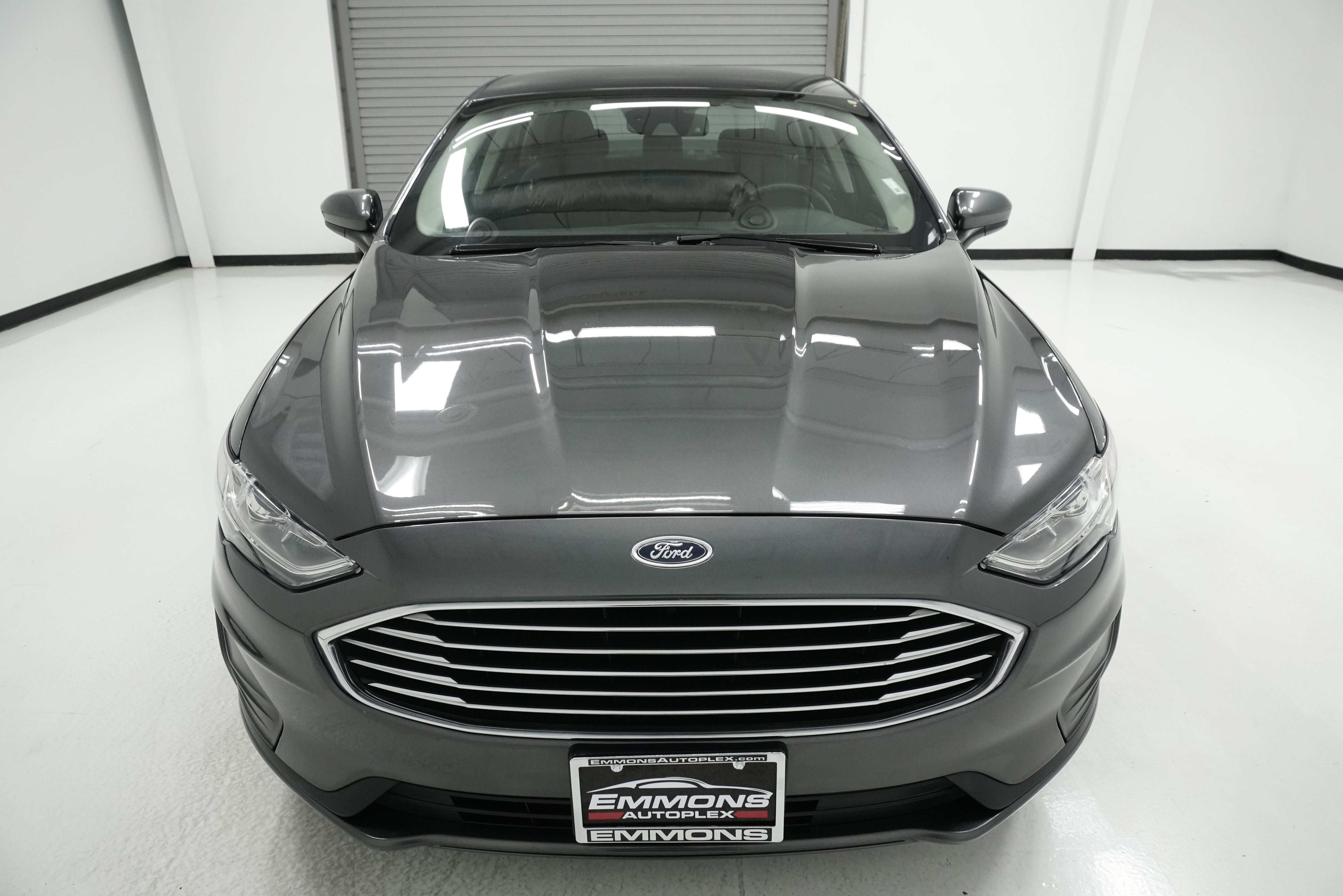 Used 2020 Ford Fusion SE image 2