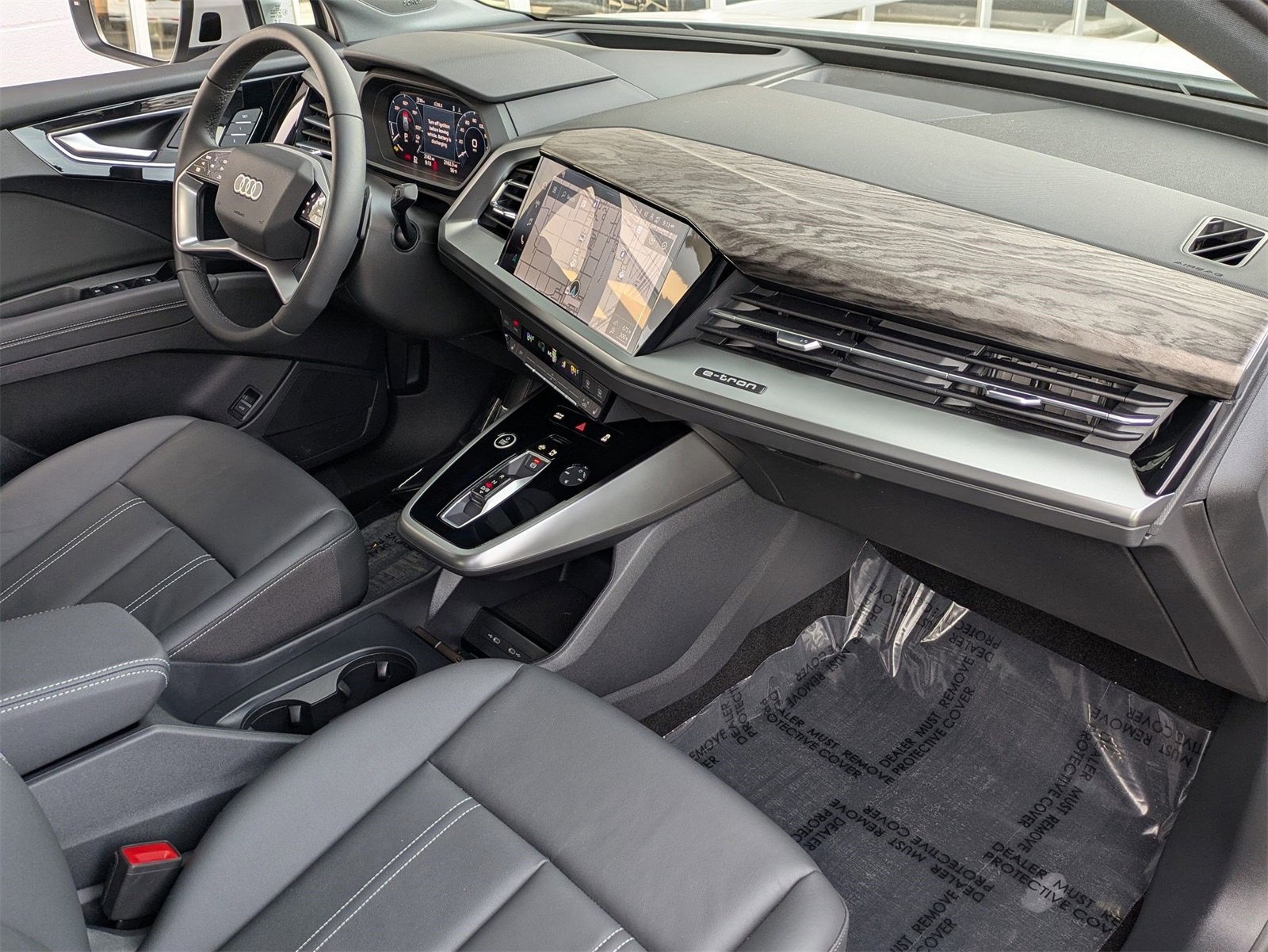 Used 2025 Audi Q4 e-tron Prestige image 21