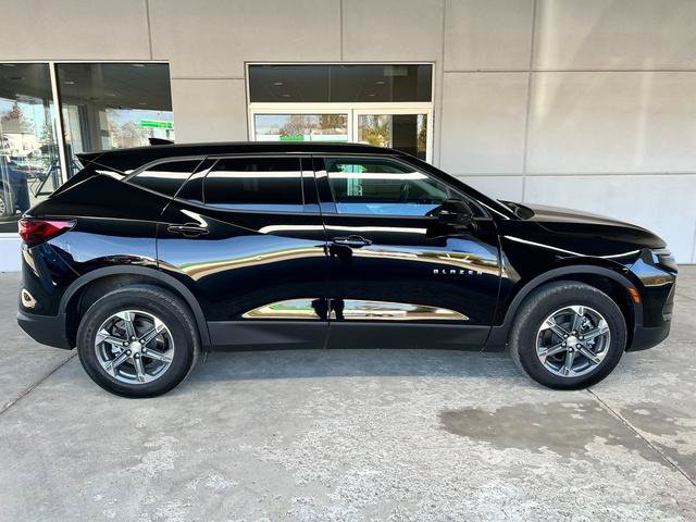 Used 2025 Chevrolet Blazer LT AWD/4WD image 5