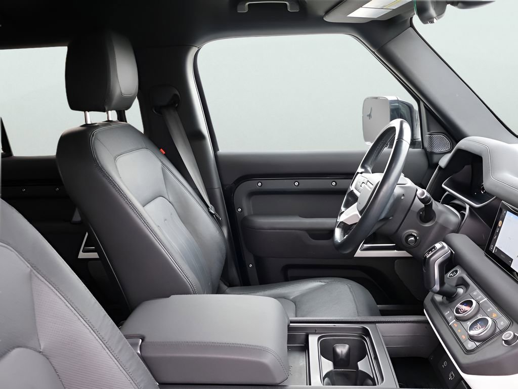 Used 2022 Land Rover Defender 110 X-Dynamic SE image 9