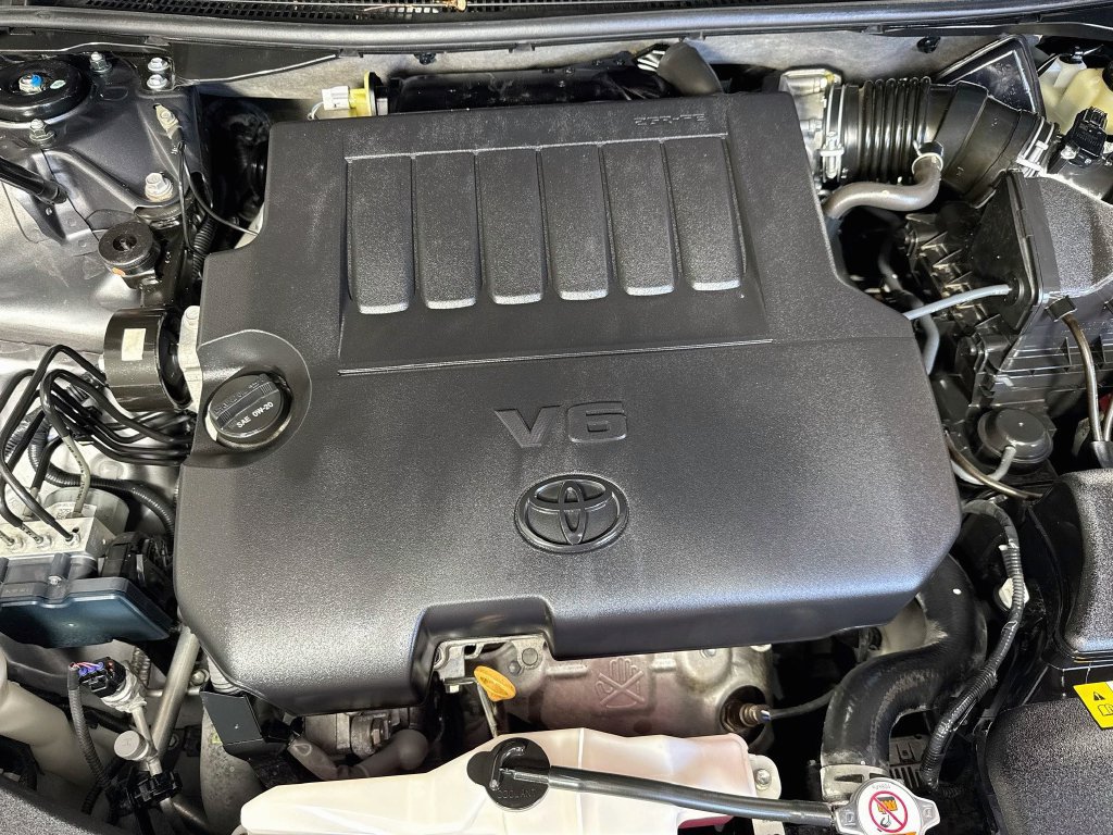 Used 2018 Toyota Avalon Limited FWD image 39