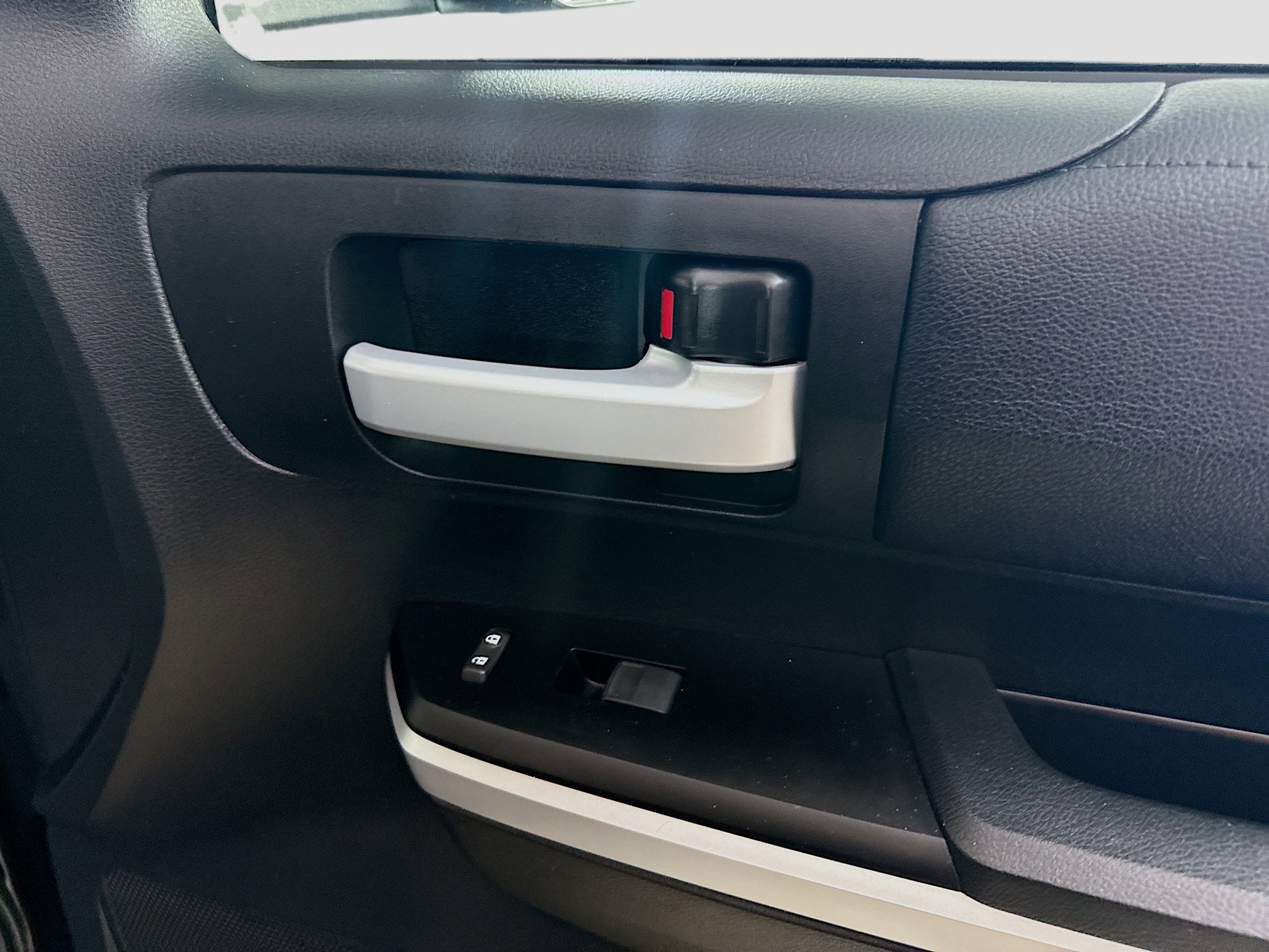 Used 2017 Toyota Tundra SR5 w/ SR5 Upgrade Package image 30