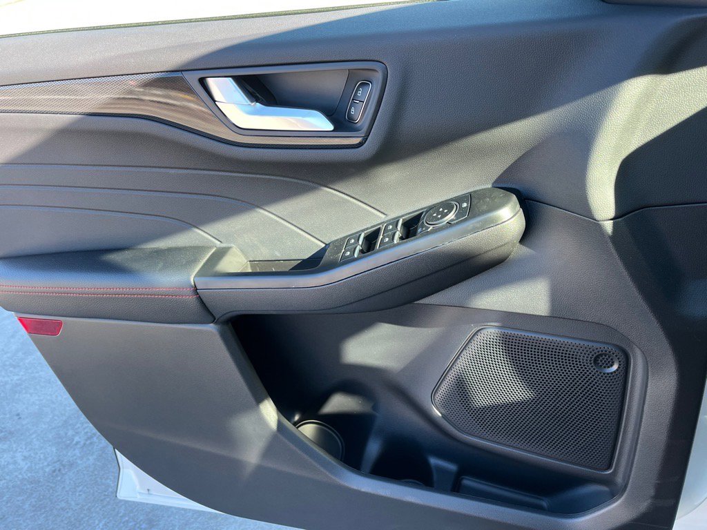 New 2026 Ford Escape ST-Line w/ Tech Pack #1 image 16
