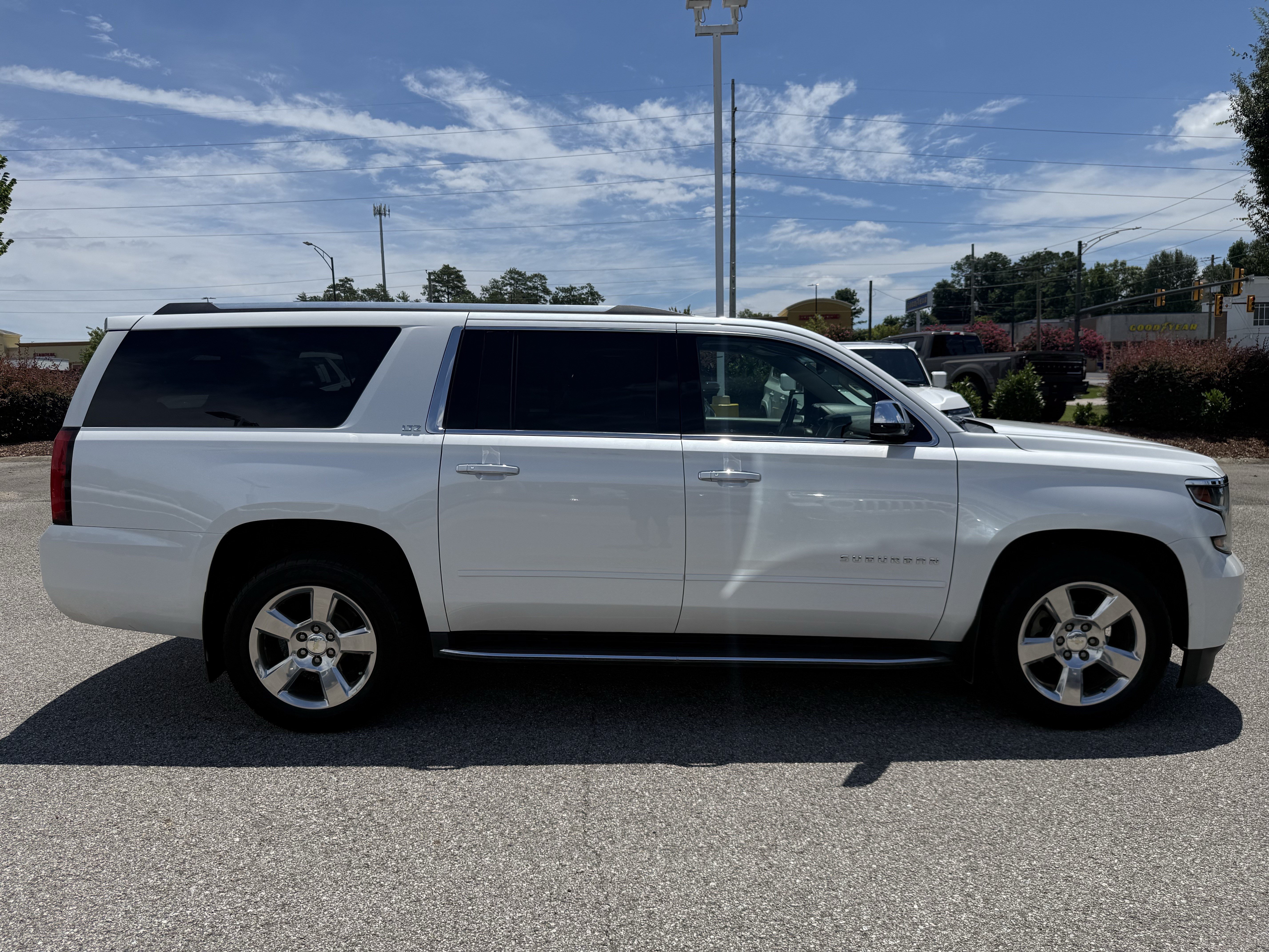 Used 2016 Chevrolet Suburban LTZ RWD image 11