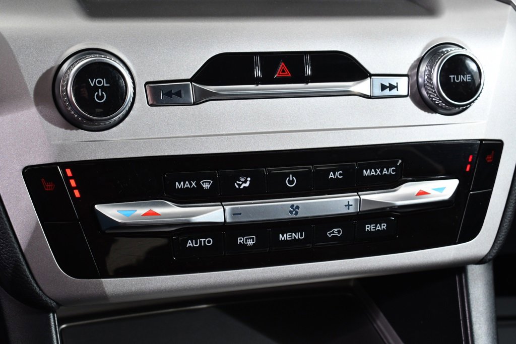 Used 2022 Ford Explorer XLT w/ Class IV Trailer Tow Package image 30