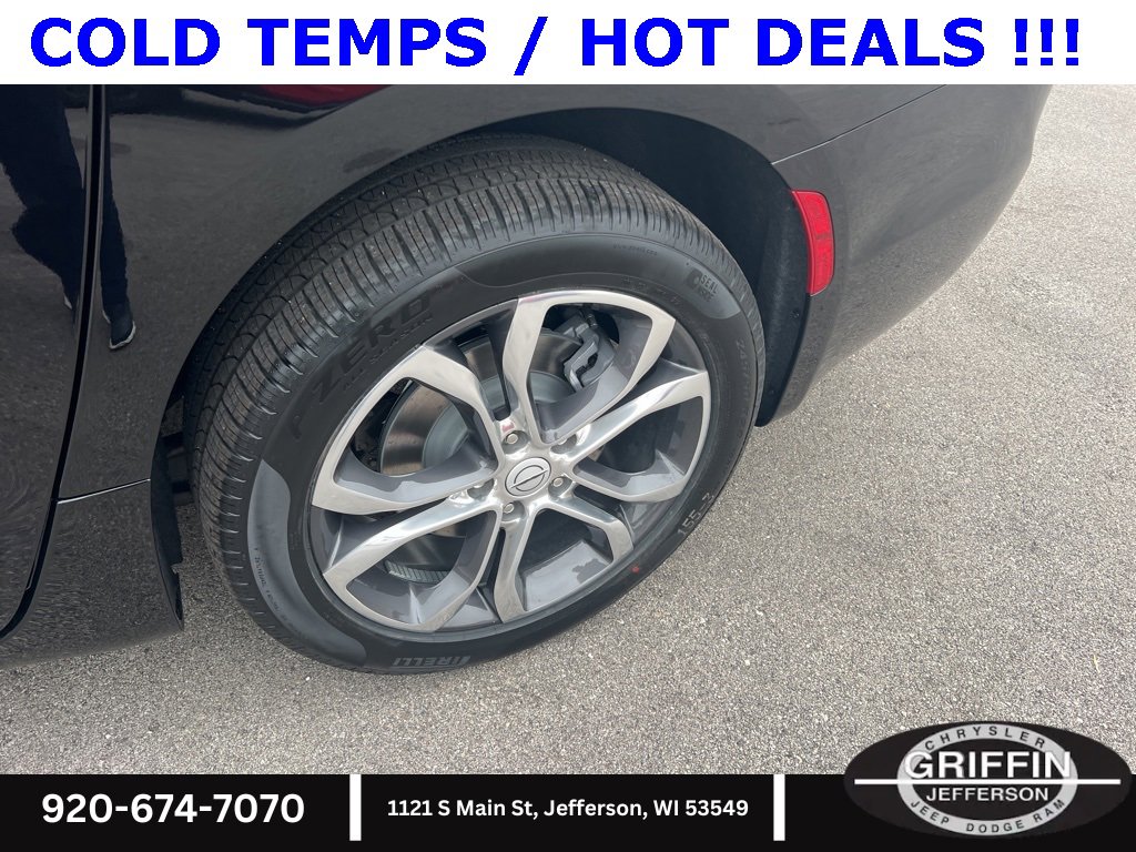 New 2026 Chrysler Pacifica Pinnacle w/ Trailer Tow Group image 14